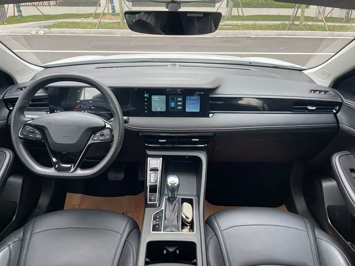 Фото 5 - Roewe i5