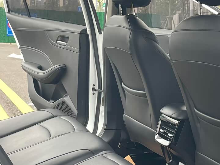 Фото 6 - Roewe i5