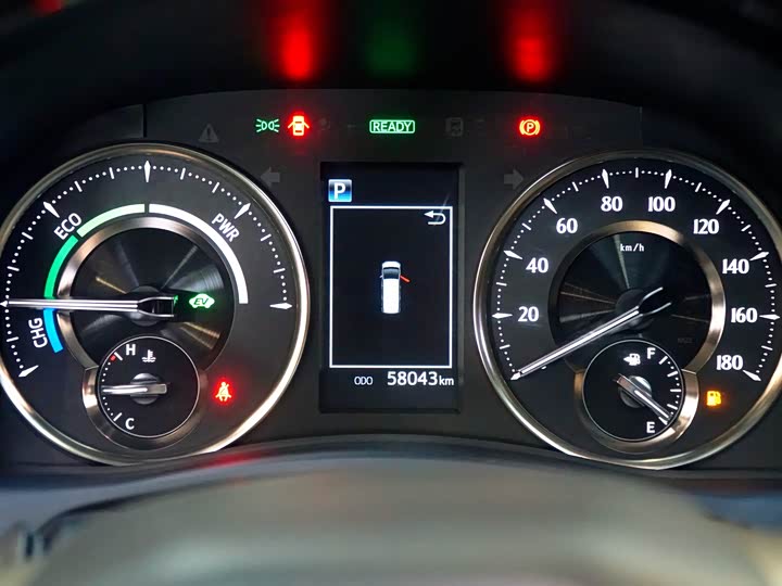 Фото 10 - Lexus LM