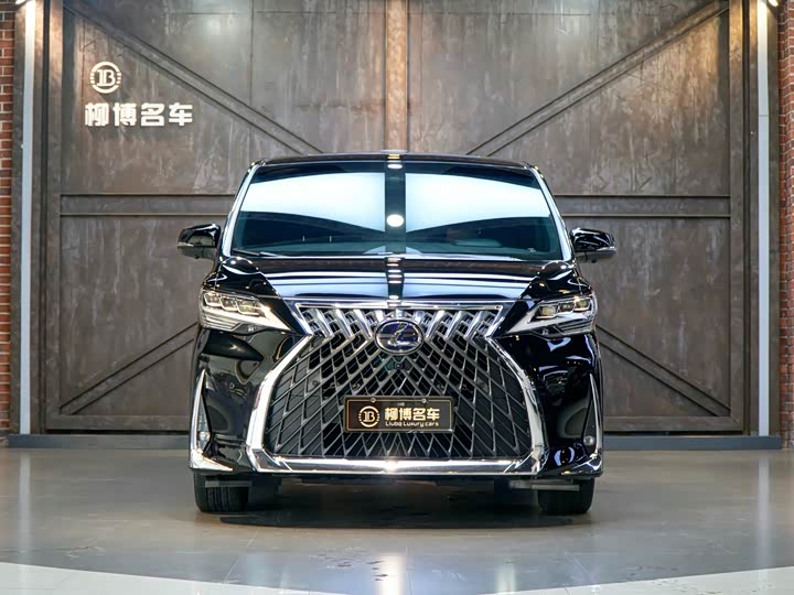 Фото 18 - Lexus LM