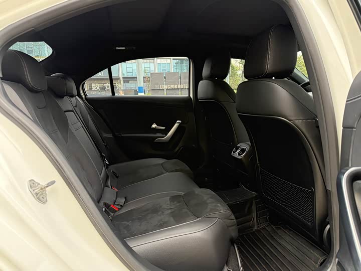 Фото 8 - Mercedes-Benz A-Class