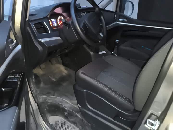 Фото 14 - Dongfeng Forthing Lingzhi M5