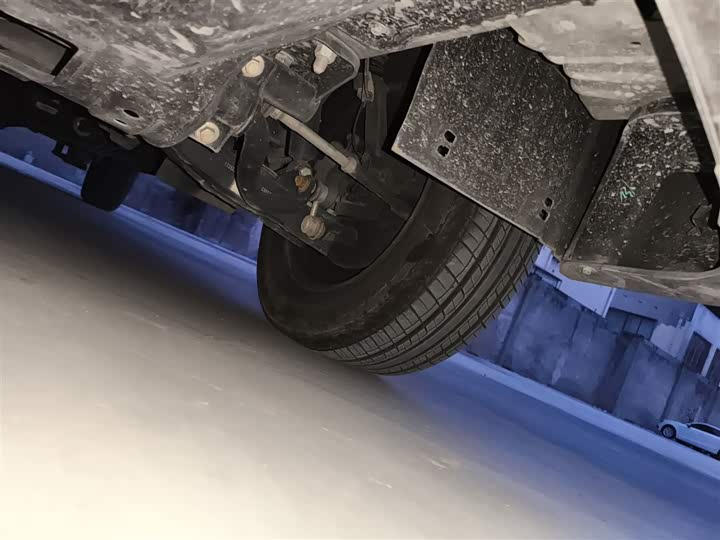 Фото 19 - Dongfeng Forthing Lingzhi M5