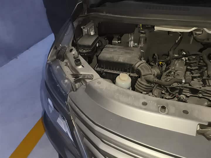 Фото 21 - Dongfeng Forthing Lingzhi M5