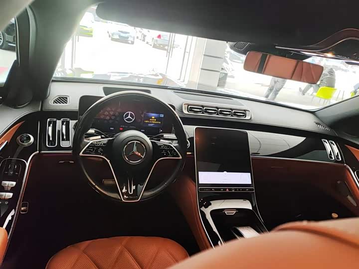Фото 3 - Mercedes-Benz Maybach S-Class