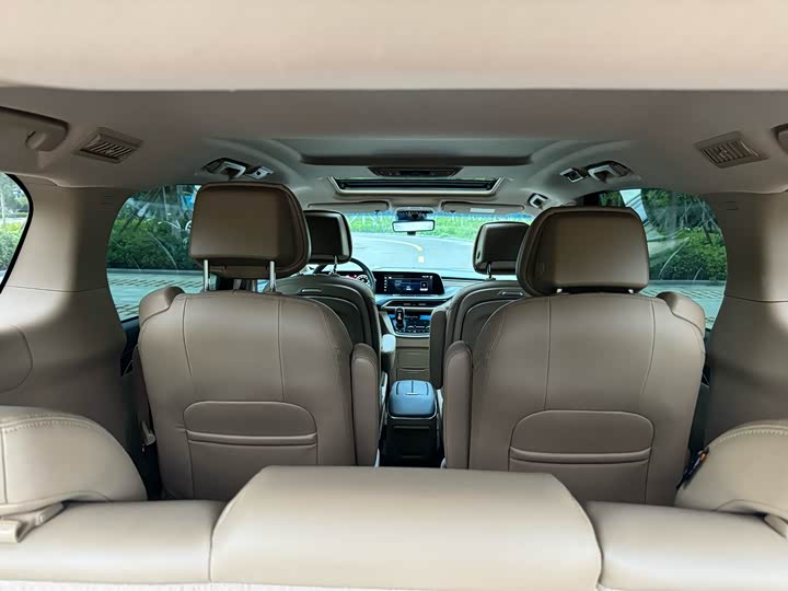 Фото 10 - Buick GL8 ES