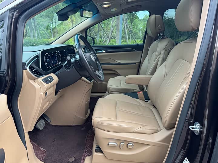 Фото 4 - Buick GL8 ES