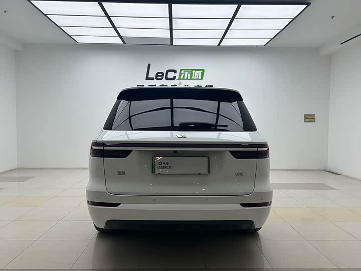 Фото 6 - LiXiang One