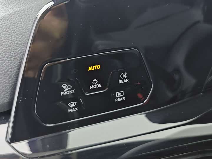 Фото 21 - Volkswagen Golf