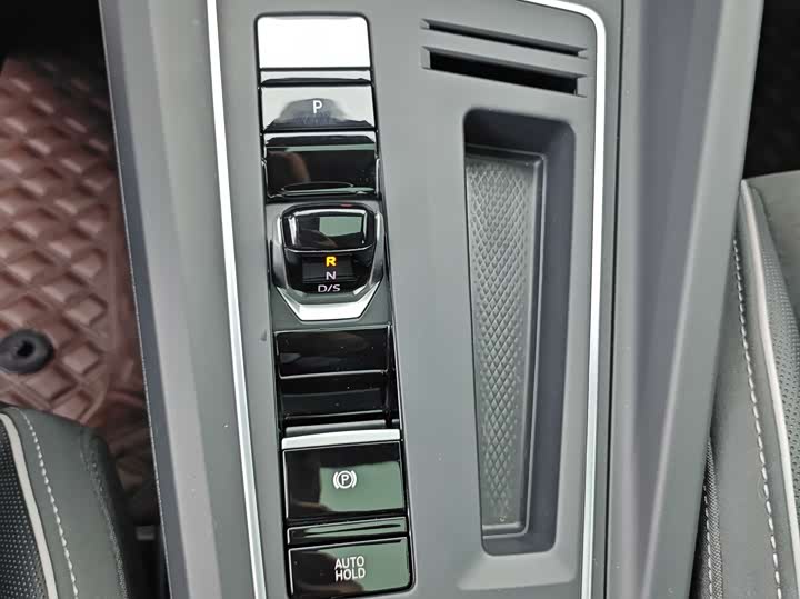 Фото 22 - Volkswagen Golf