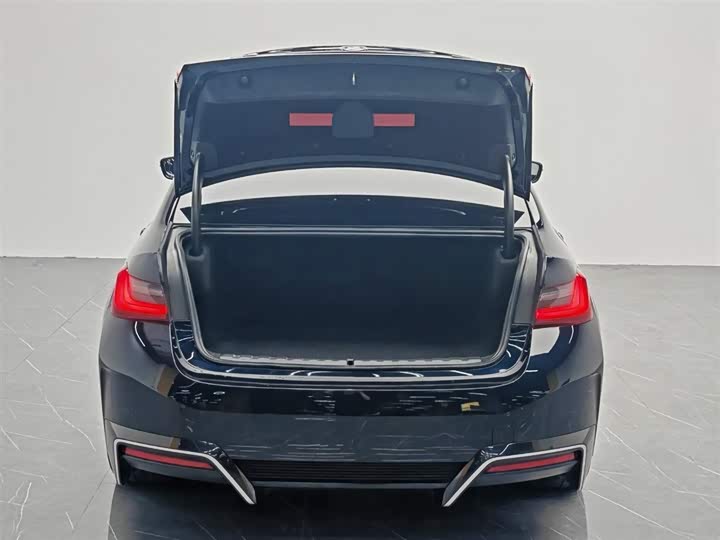 Фото 12 - BMW i3