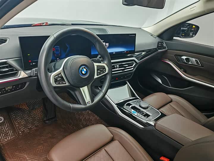 Фото 14 - BMW i3