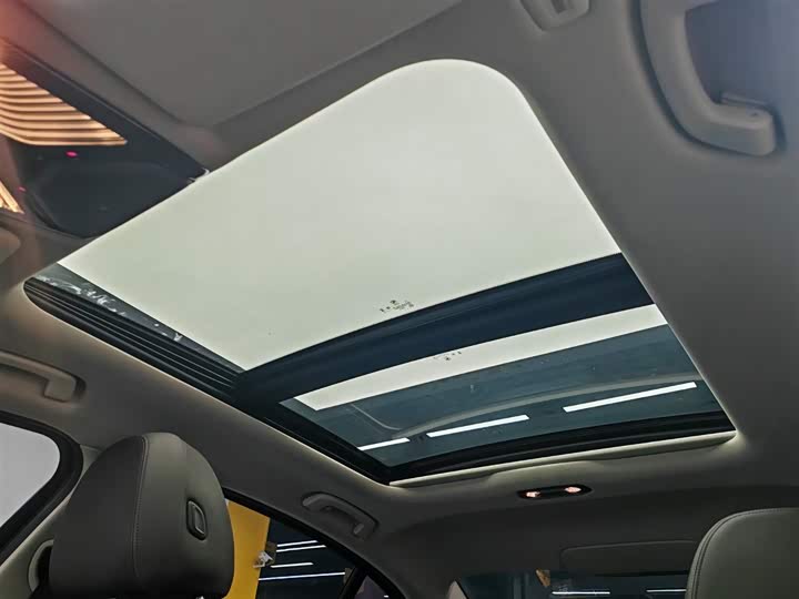 Фото 18 - BMW i3