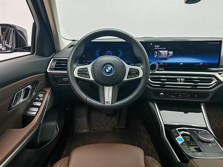 Фото 21 - BMW i3