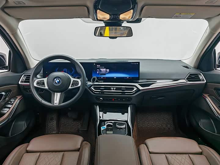 Фото 23 - BMW i3