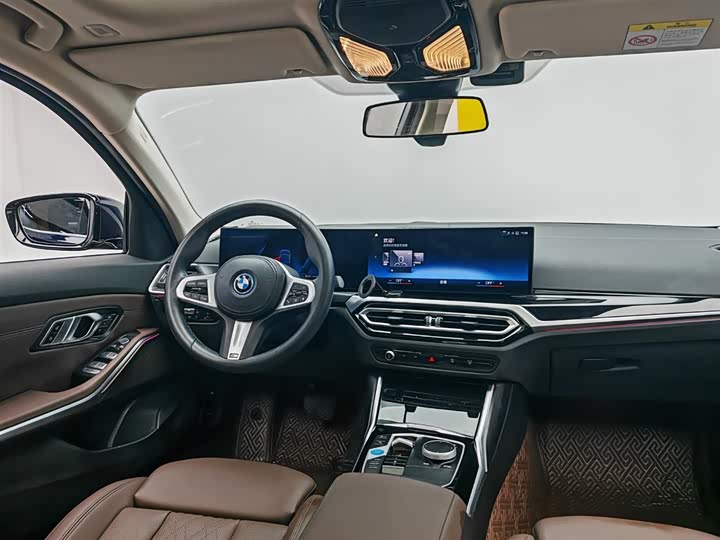 Фото 24 - BMW i3