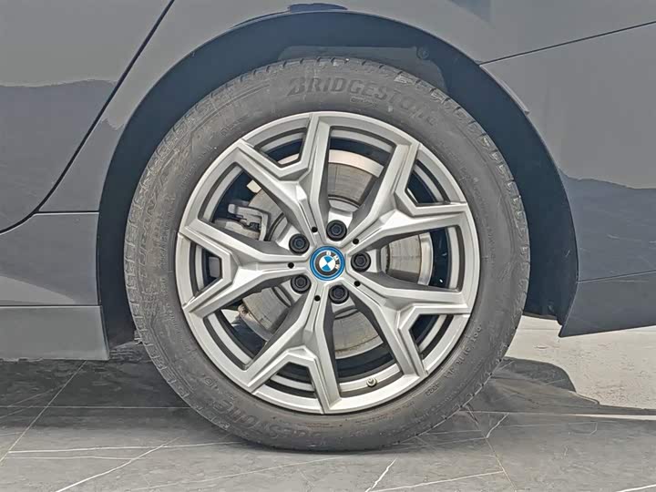 Фото 26 - BMW i3