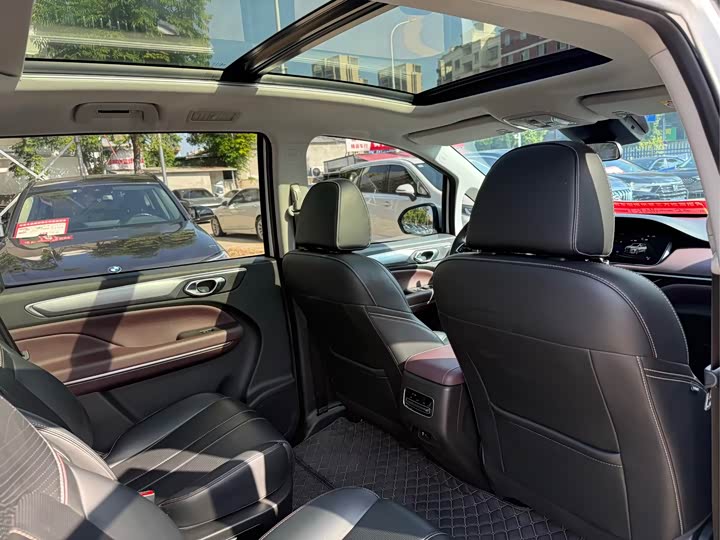 Фото 16 - GAC Trumpchi M6