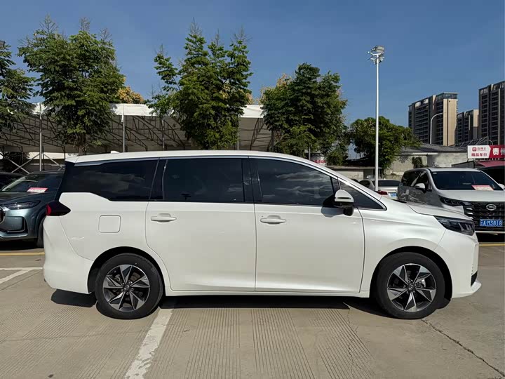 Фото 7 - GAC Trumpchi M6