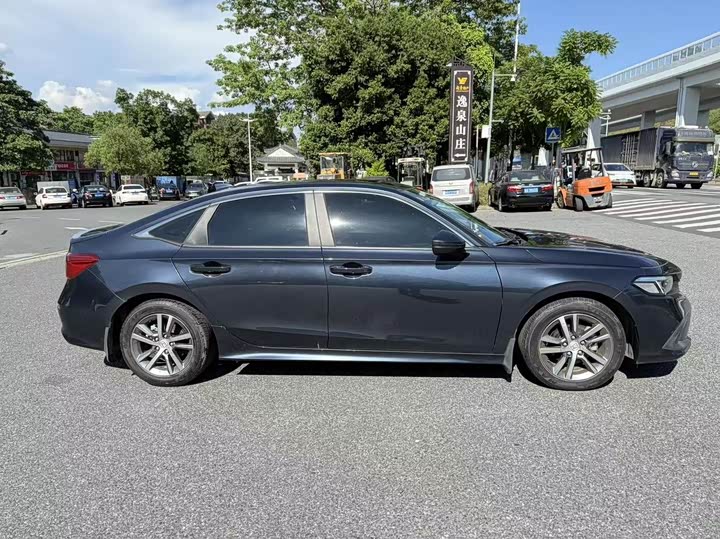 Фото 4 - Honda Civic