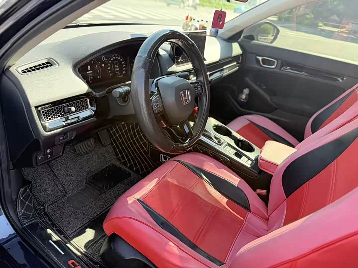 Фото 8 - Honda Civic