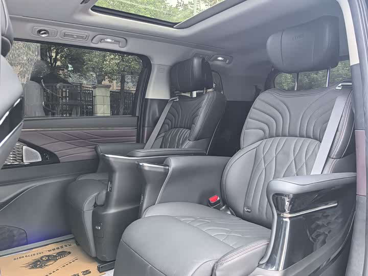 Фото 12 - GAC Trumpchi M8