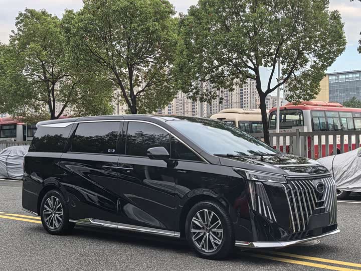 Фото 3 - GAC Trumpchi M8