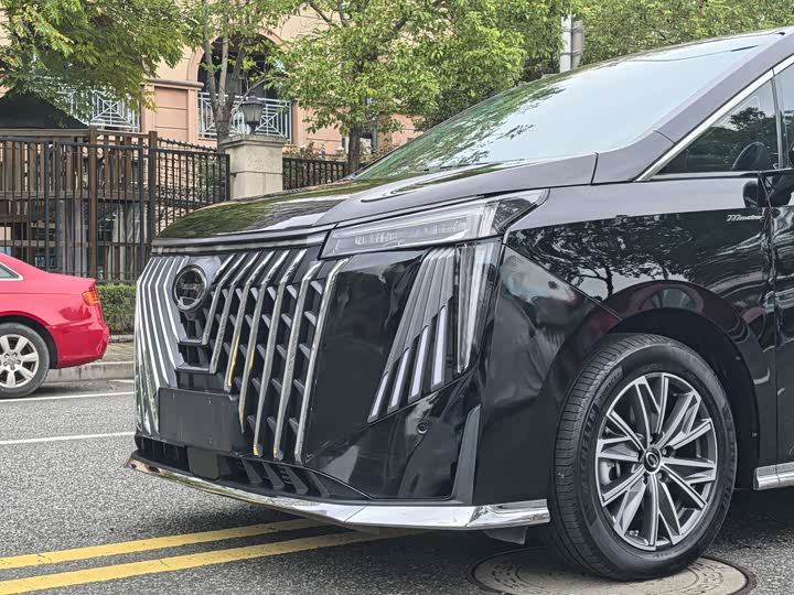 Фото 4 - GAC Trumpchi M8