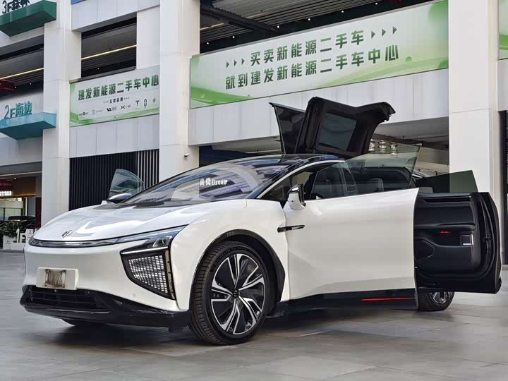 Фото 7 - HiPhi X