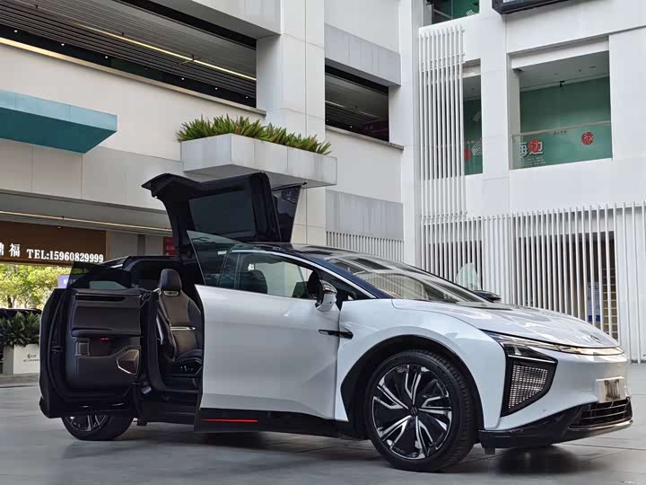 Фото 8 - HiPhi X