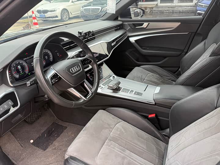 Фото 6 - Audi A6L