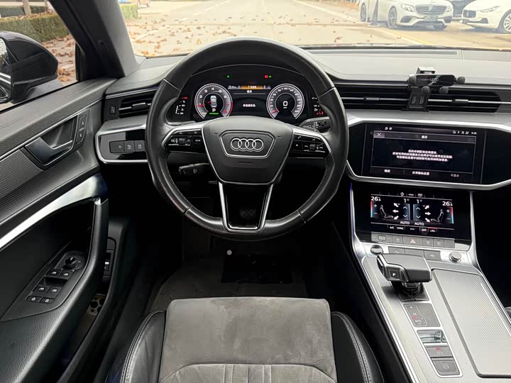 Фото 9 - Audi A6L