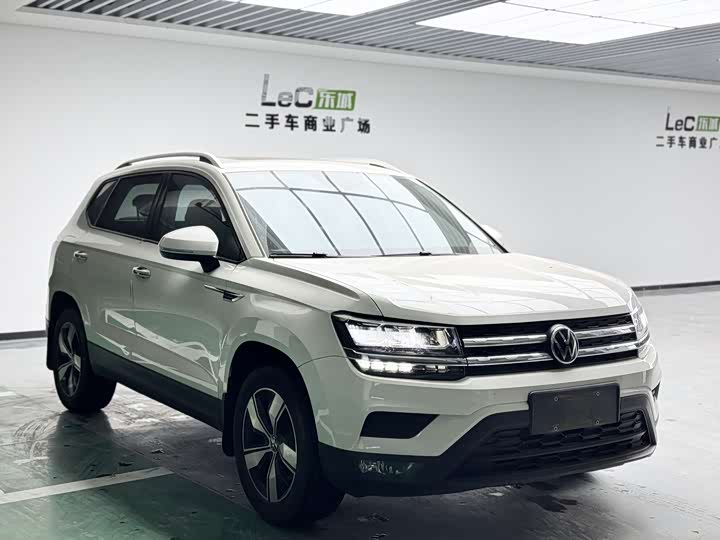 Фото 3 - Volkswagen Tharu