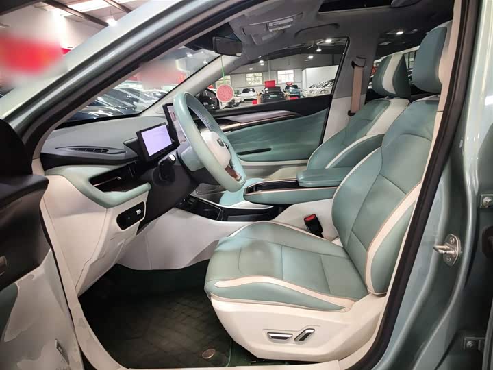 Фото 15 - Geely Geometry G6