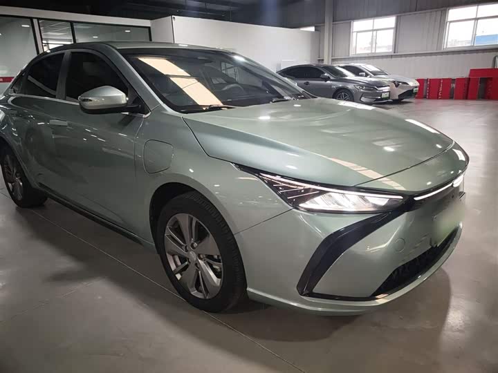 Фото 4 - Geely Geometry G6