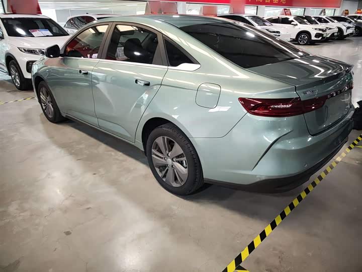 Фото 5 - Geely Geometry G6