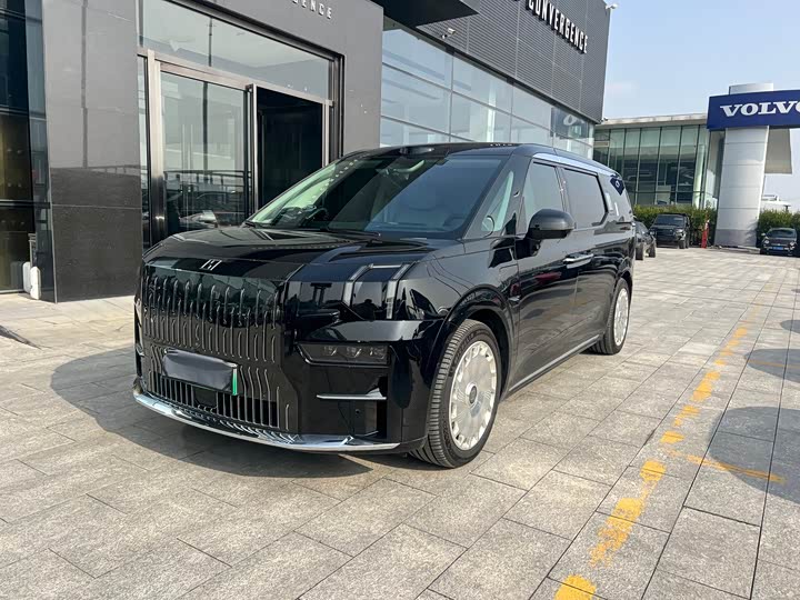 Фото 1 - Zeekr 009