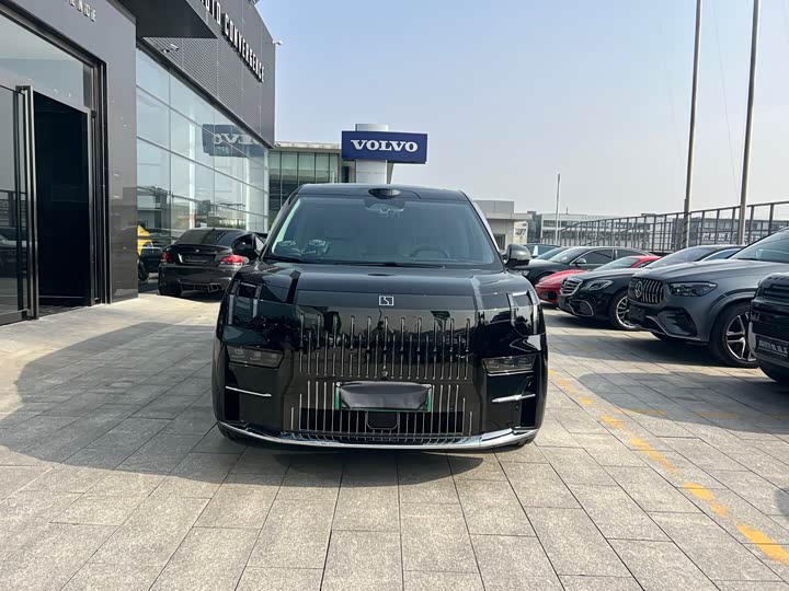 Фото 2 - Zeekr 009