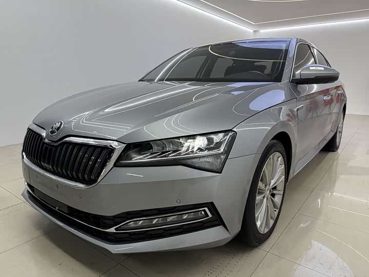 Фото 1 - Skoda Superb