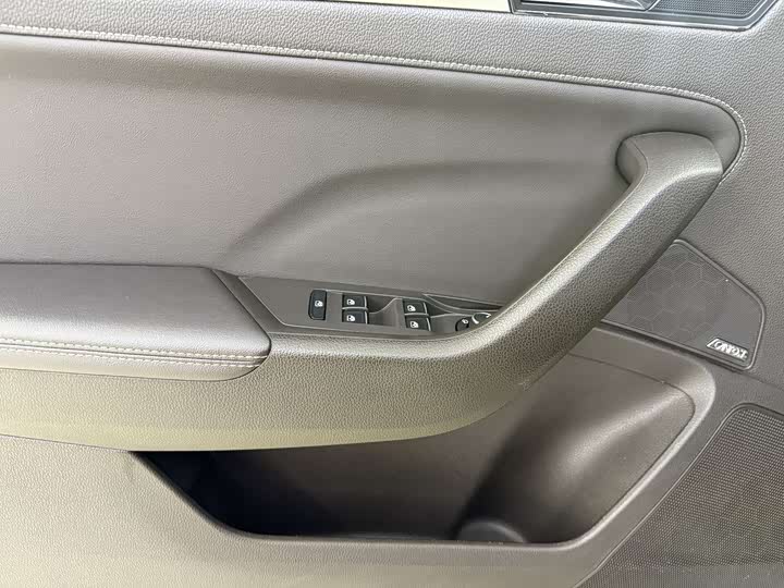 Фото 11 - Skoda Superb