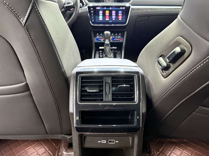 Фото 14 - Skoda Superb