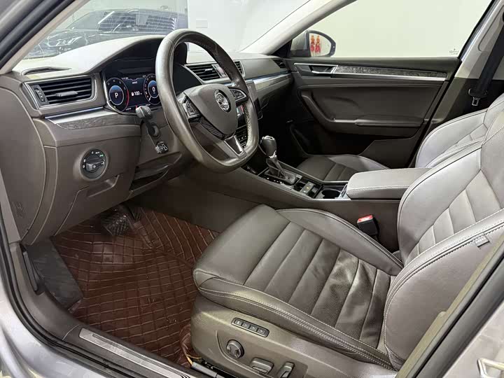 Фото 19 - Skoda Superb