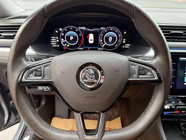 Фото 23 - Skoda Superb