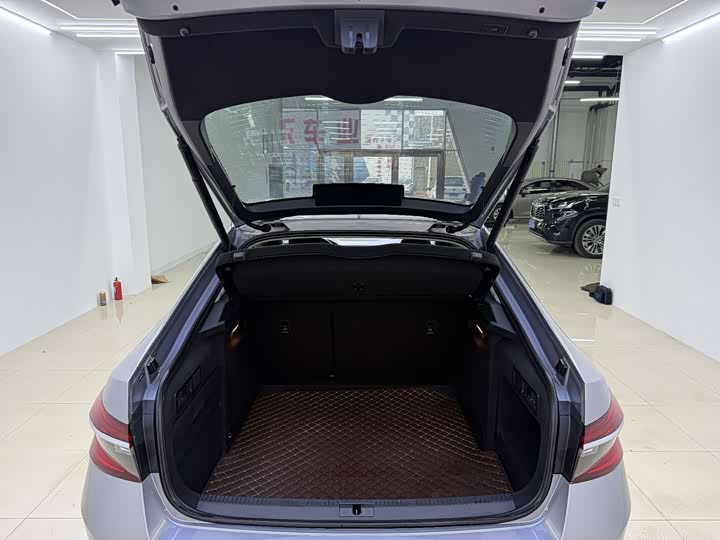 Фото 25 - Skoda Superb