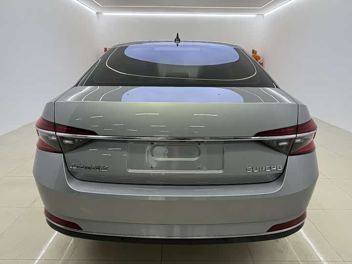 Фото 3 - Skoda Superb