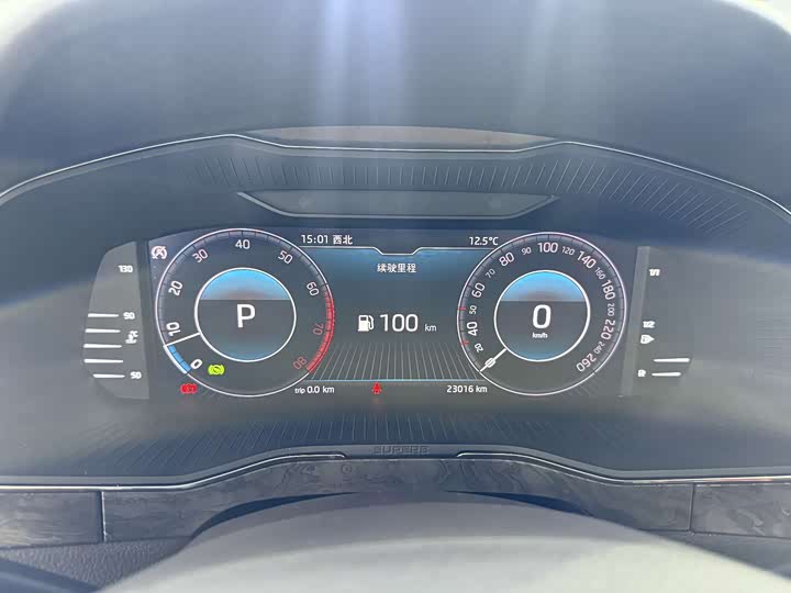 Фото 9 - Skoda Superb