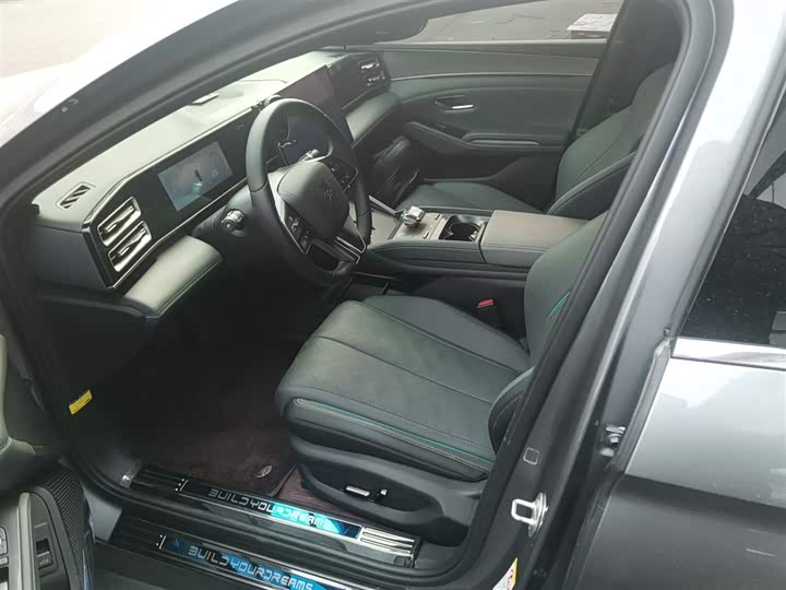 Фото 15 - BYD Qin L