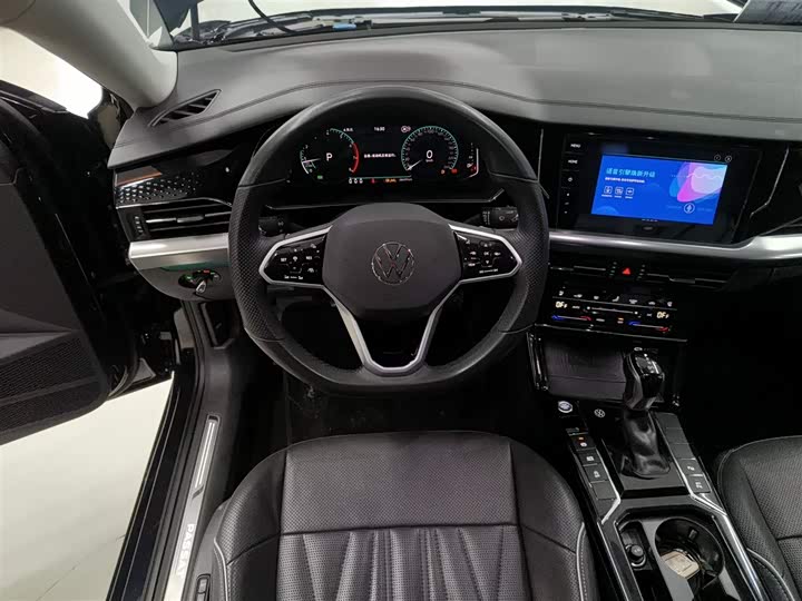 Фото 11 - Volkswagen Passat