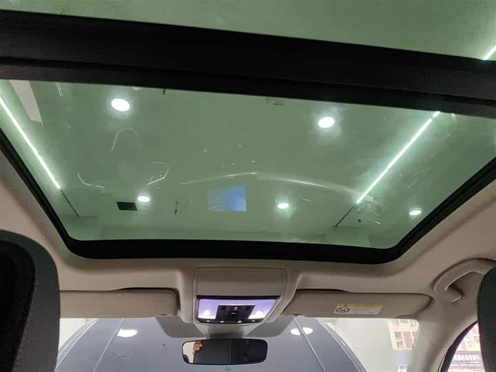 Фото 18 - Volkswagen Passat