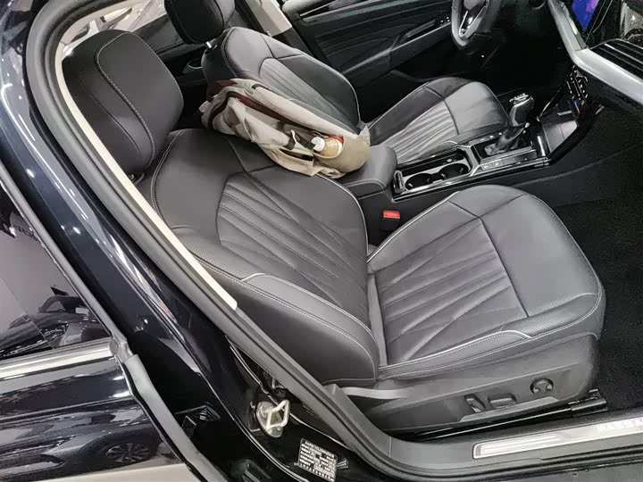 Фото 25 - Volkswagen Passat